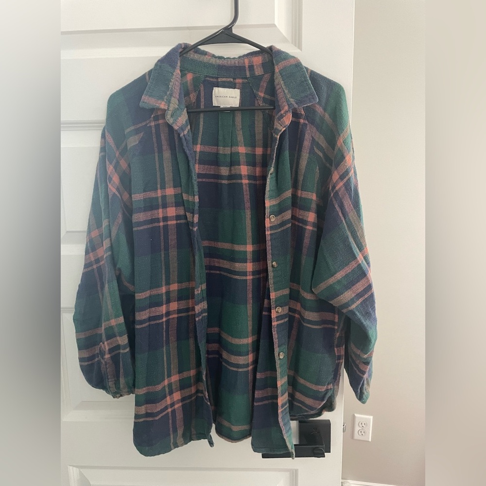 Barely wear this anymore. Tapered feminine sleeves, great for fall!